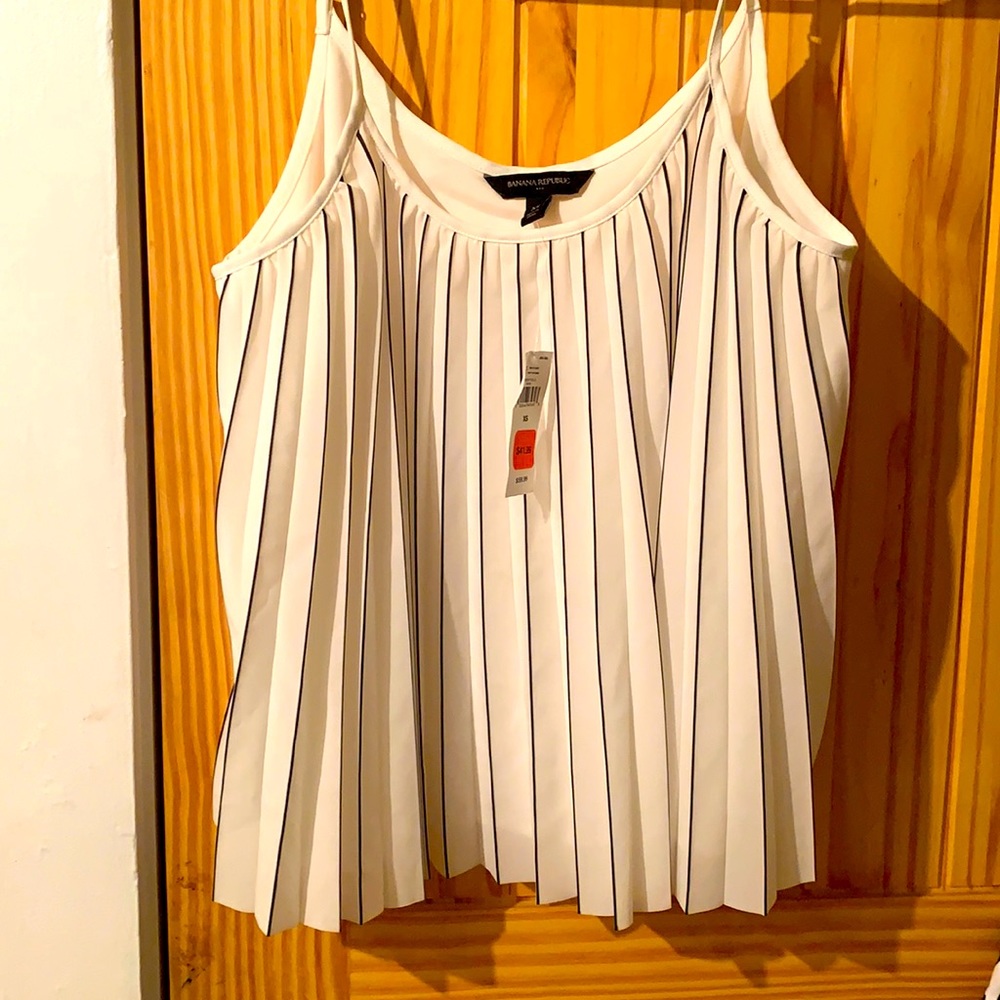 Banana republic woman’s solid strappy camis